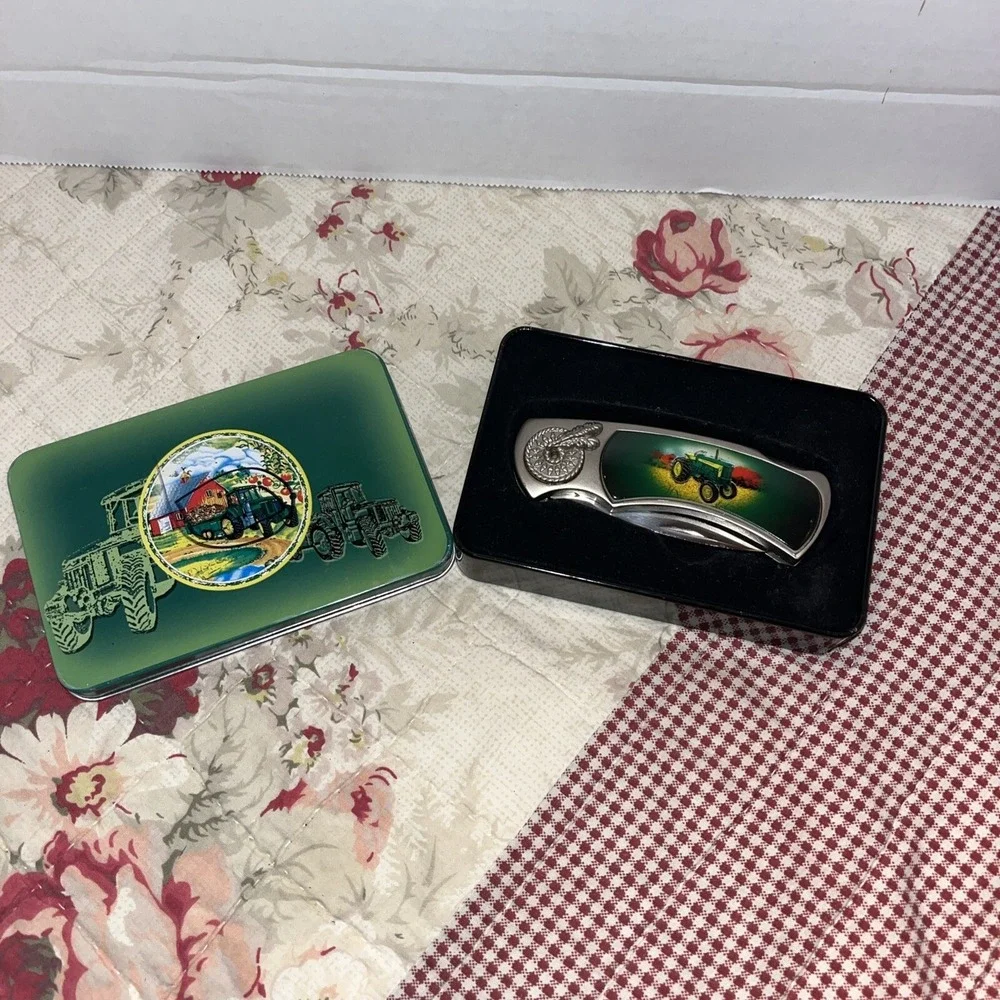 John Deere knife in tin ,farm collectables‎